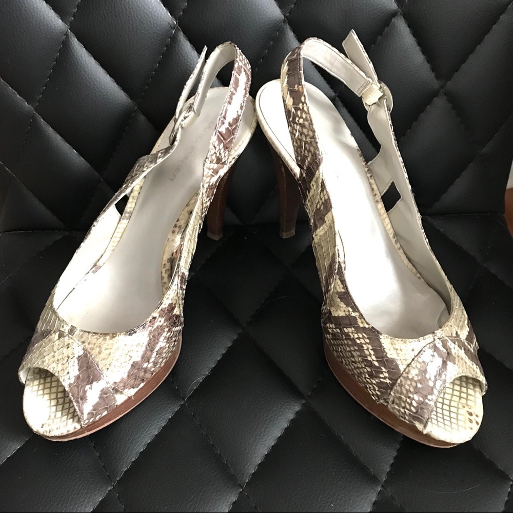Marc Fisher Designer Low Heeled Sandal 👡